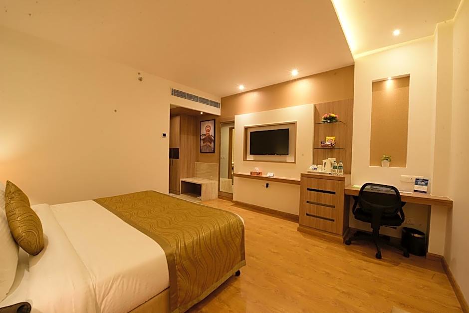 Photo 1 of 5 of Superior 1 King Bed