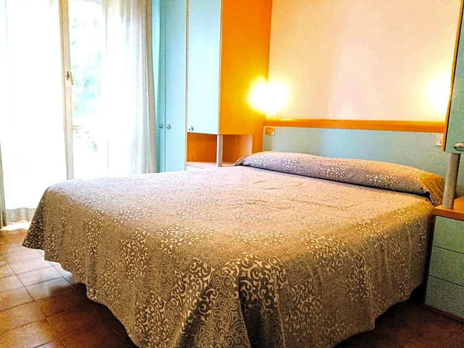 Hotel Etna - Hotel per Coppie e Famiglie con Parcheggio e Spiaggia