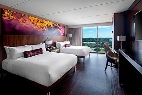 Queen Room with Two Queen Beds and City View - High Floor
