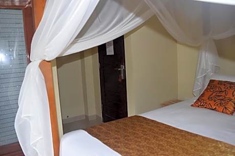 Family Room with Garden View