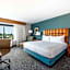 DoubleTree by Hilton Hotel Carson