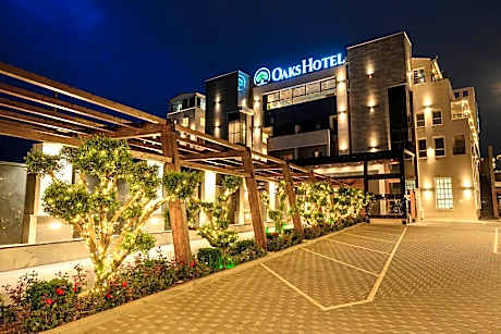 Oaks Hotel 