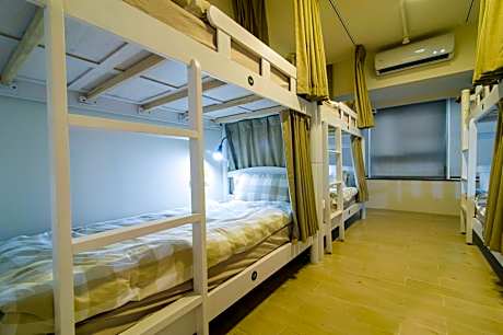 Dormitory Room (6 Adults)