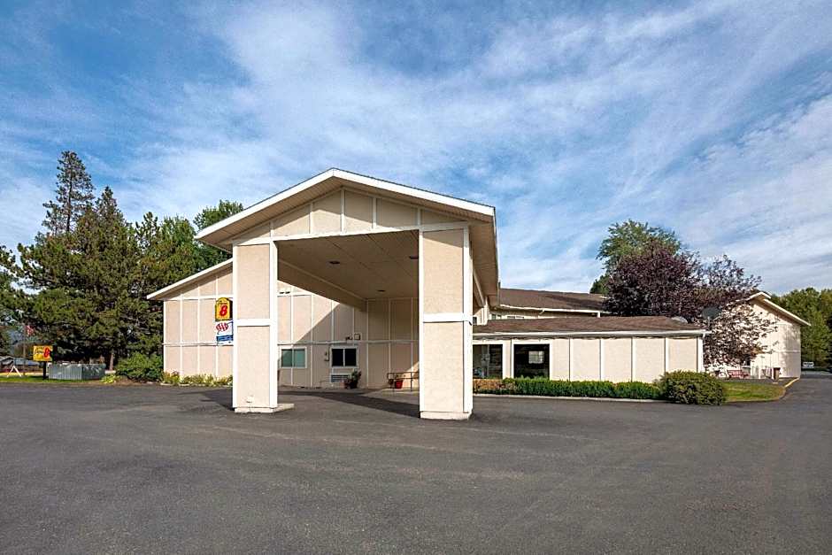 Super 8 By Wyndham St. Regis