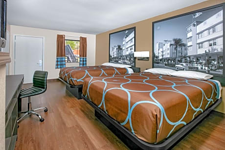Queen Room with Two Queen Beds, Mobility/Hearing Access and Bathtub with Grab Bars, Non-Smoking
