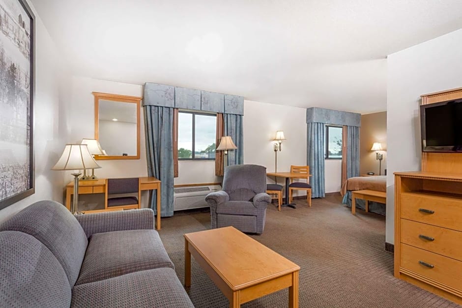Super 8 by Wyndham Monroe WI