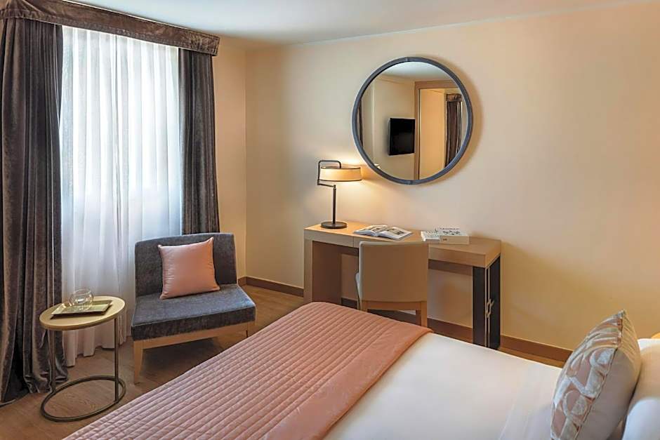 Photo 1 of 17 of Suite