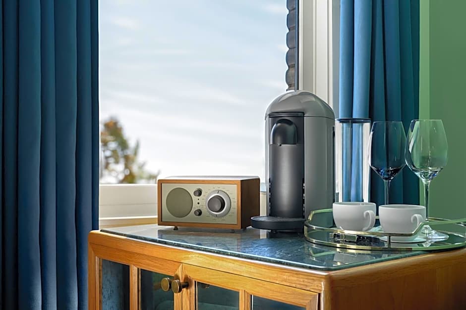 The Drayton Hotel Savannah, Curio Collection by Hilton
