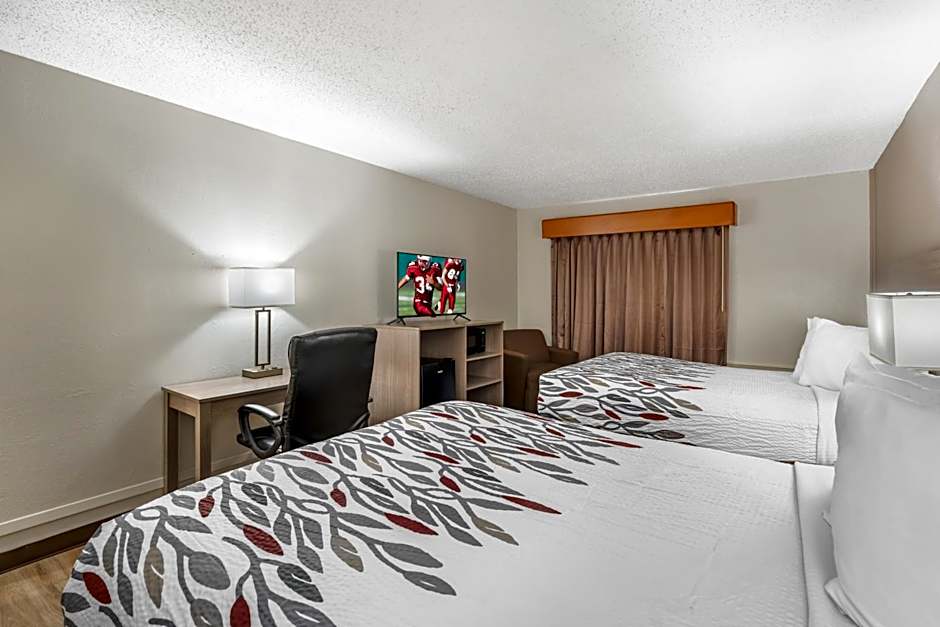 Red Roof Inn & Suites Sulphur Springs