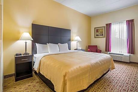 1 King Bed, Nonsmoking