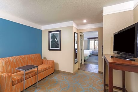 2 Queen Beds, Deluxe Room, Non-Smoking