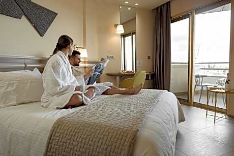 Superior Double or Twin Room with Side Sea View