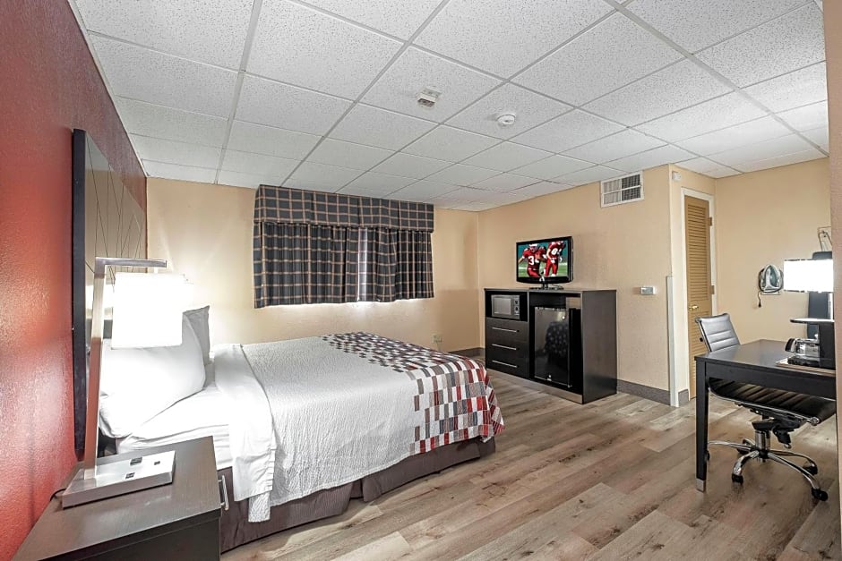 Red Roof Inn & Suites Macon