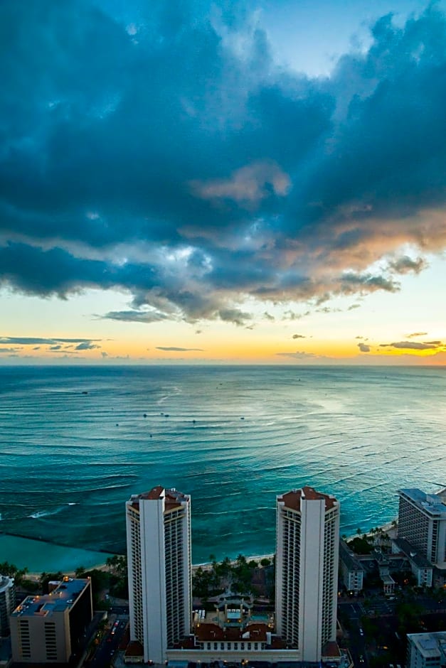 Hyatt Regency Waikiki Beach Resort & Spa
