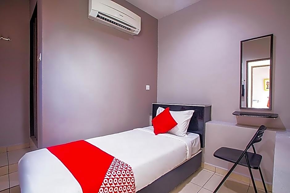 Super OYO 44097 Avatarr Hotel