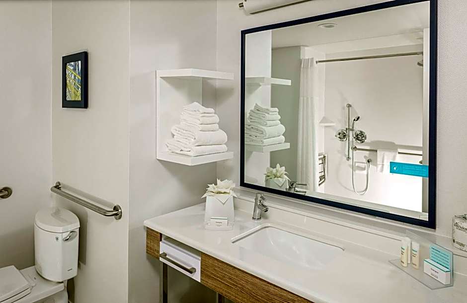 Hampton Inn By Hilton Cranbury