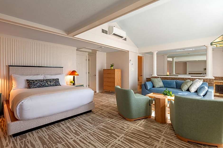 Foto 1 dari 8 — Meadowmere Signature Grand Suite