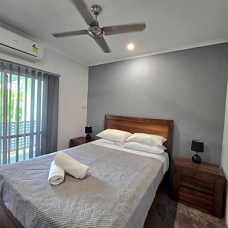 Photo 1 of 8 of Villa