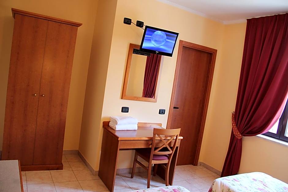 Zdjęcie 1 z 8 — Triple Room