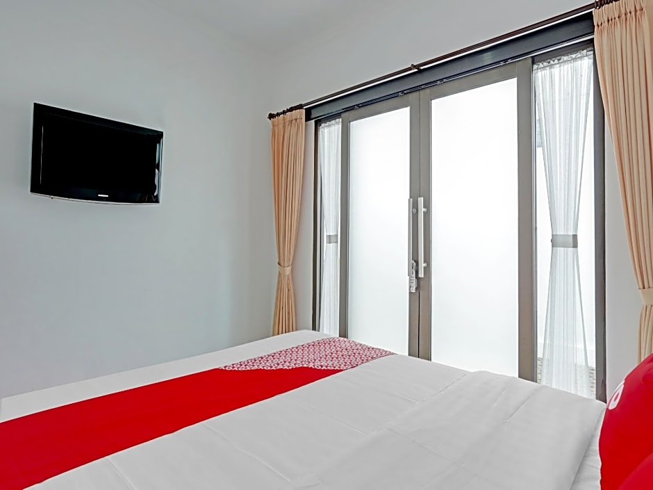 OYO 90525 White Guesthouse