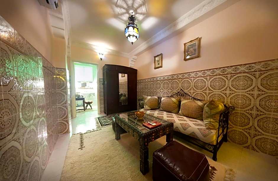 Riad Atika Mek