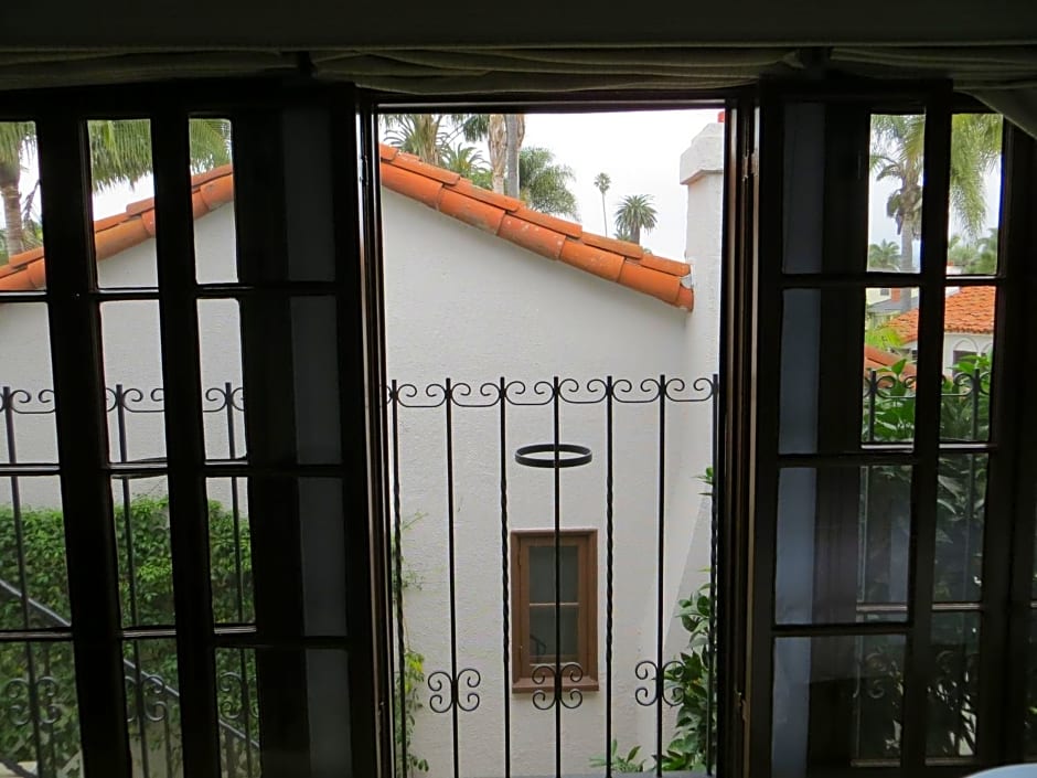 Casa Del Mar Inn
