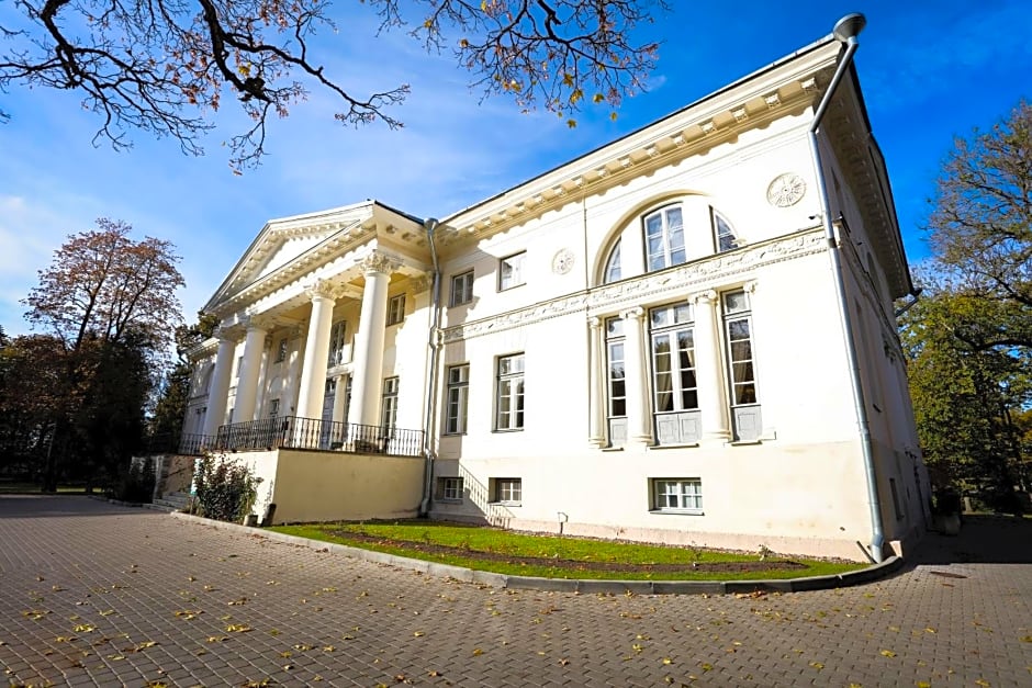 Saku Manor & Beerspa