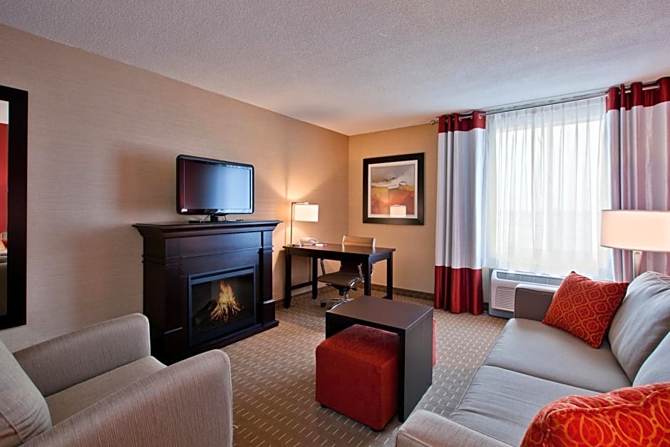 Holiday Inn Express Hotel & Suites Chatham South