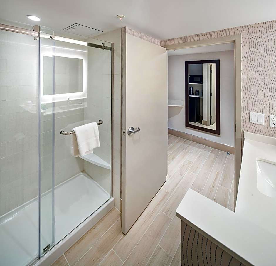 Holiday Inn Express Red Deer North By IHG