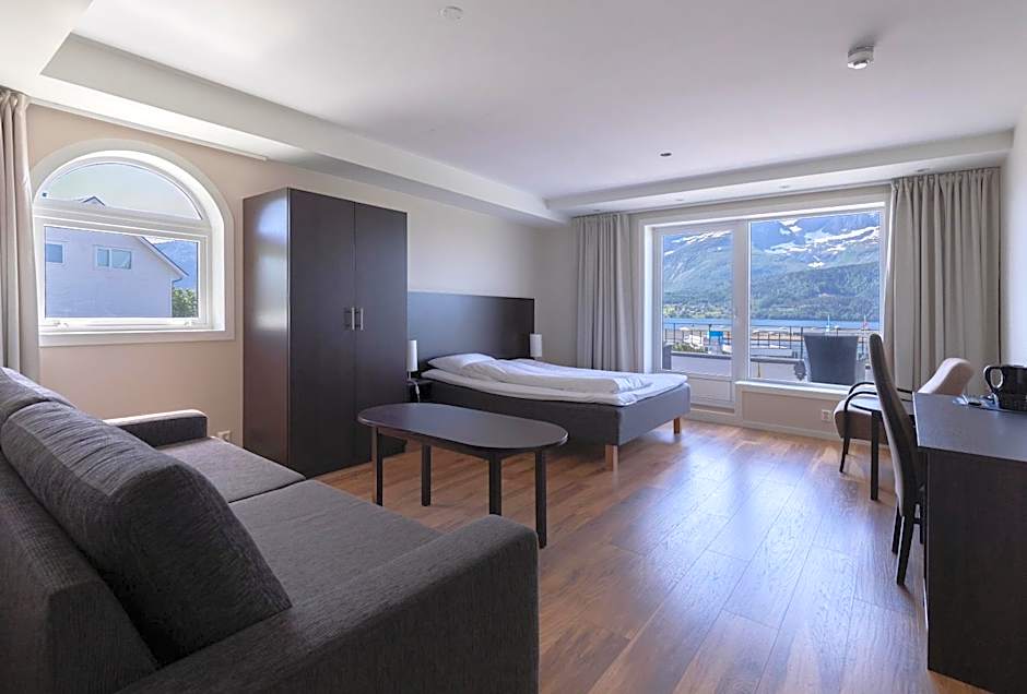 Aursnes Hotell