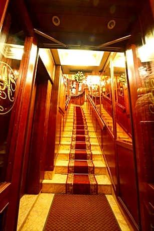 Hotel Lux