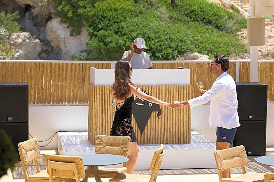 Golden Milos Beach Ηouse by Domotel