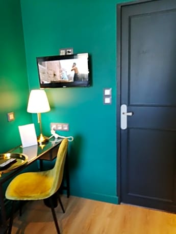 Chambre simple mansardée - Accessible par escaliers