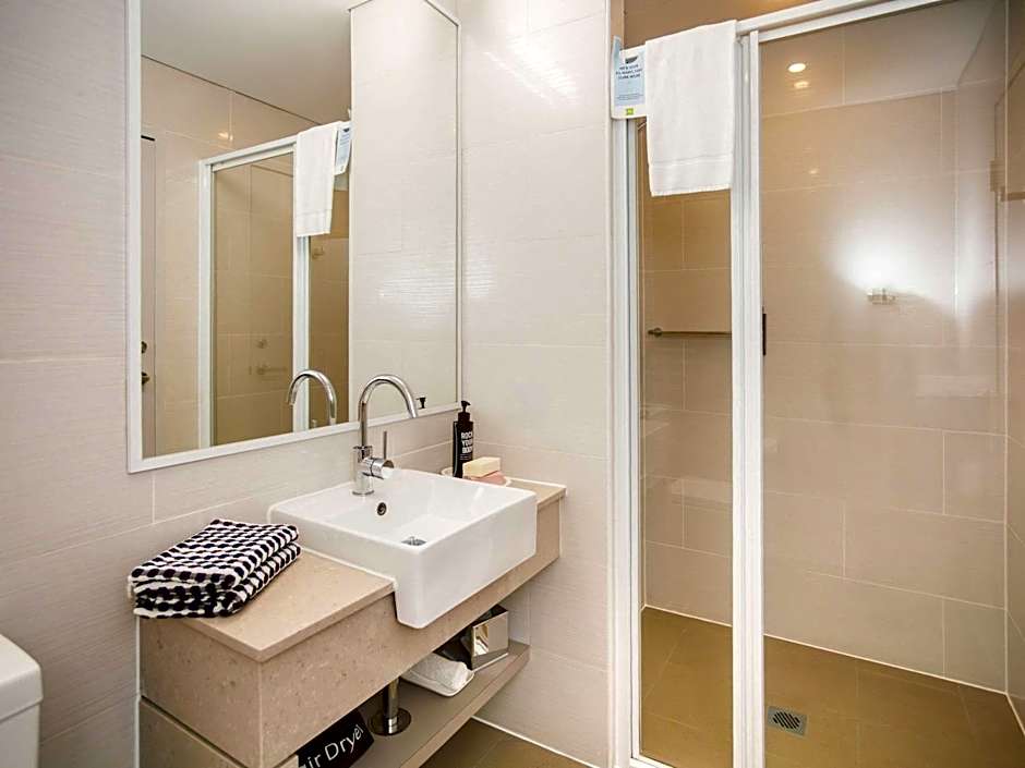 Ibis Styles The Entrance