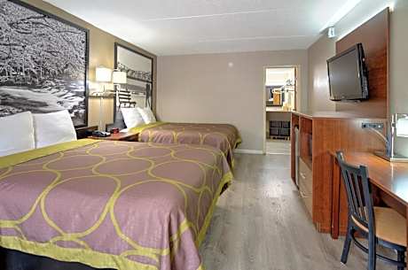 Queen Room with Two Queen Beds - Non-Smoking