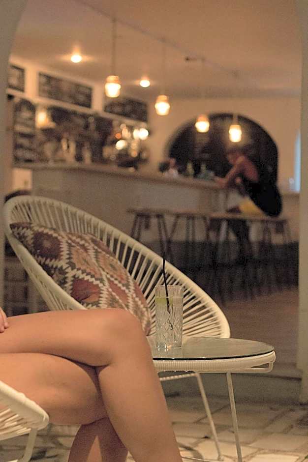 Armadoros Hotel / Ios Backpackers