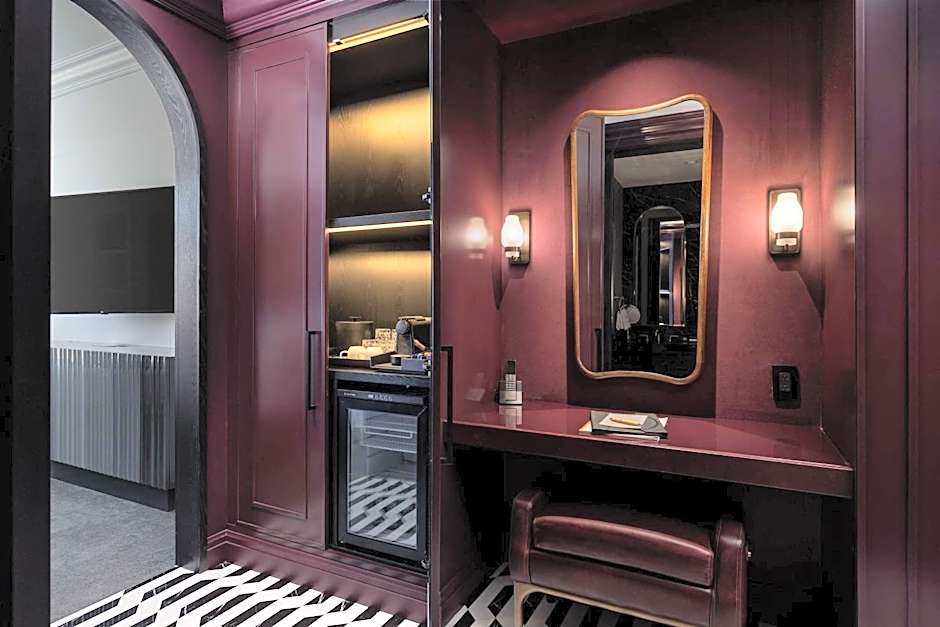 Daxton Hotel Birmingham, Curio Collection by Hilton