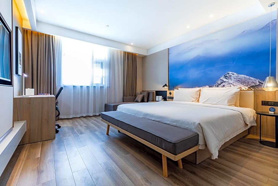 Atour Hotel (Jining Taibai Road Canal City)