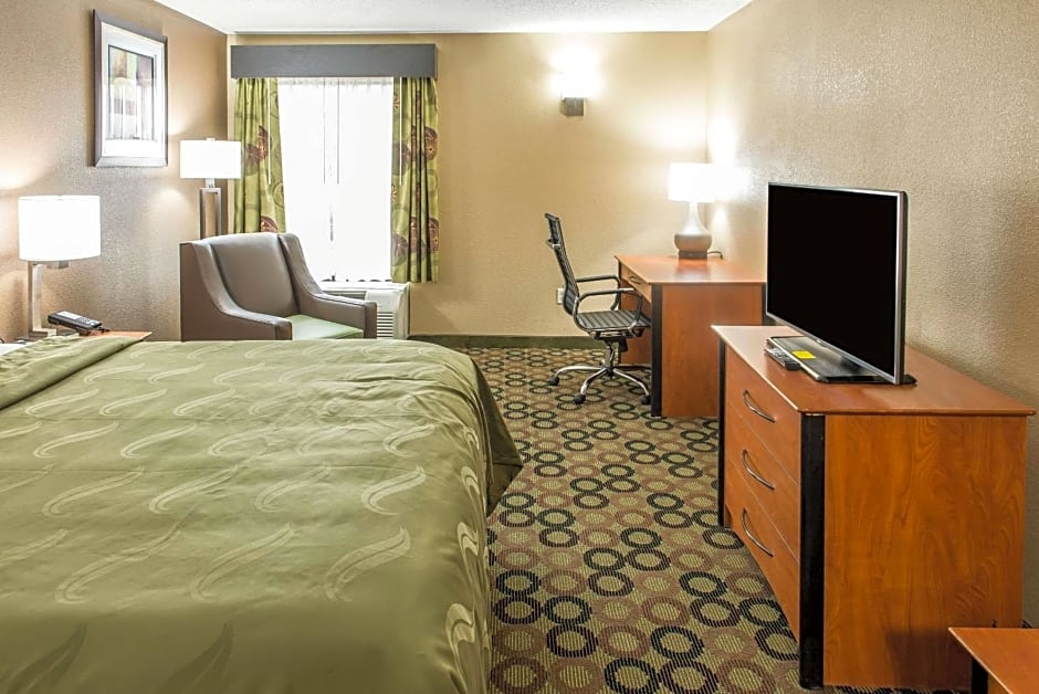 Quality Inn & Suites Columbus West