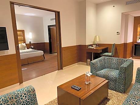 Suite with 15% off on F&B Service (Soft Beverage only)