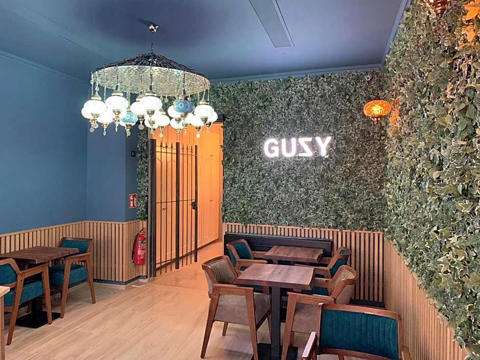 Hotel Guzy