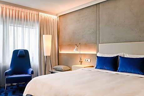 Executive King Room with Lounge Access