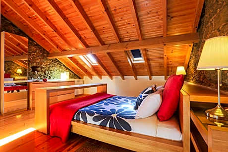 Deluxe Double Room with Balcony and Sea View