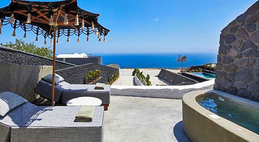 Theano Cave Suites & Villas