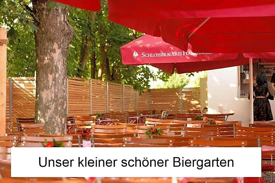 Brauerei Gasthaus Lohhof im Münchner Norden, direkt an der S1, nähe vom Flughafen, Zentrum, A92, Allianz Arena, Ruderregatta und Schießanlage G- Hochbrück entfernt, Internationale Küche