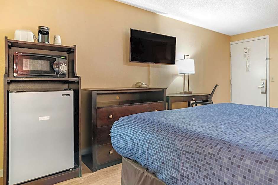 Econo Lodge Oxford near Choccolocco Park
