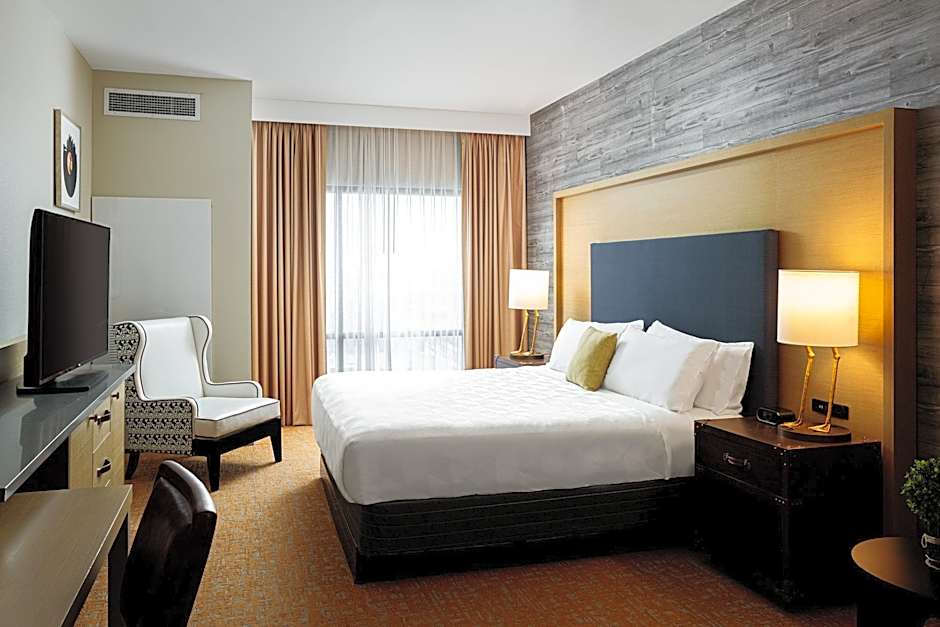Photo 1 of 5 of Premium 1 King Bed, Mobility Accessible