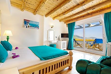 Master Deluxe Double Room with Terrace and Sea View