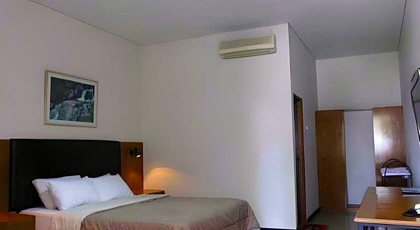 Augusta Hotel & Glamping Sukabumi