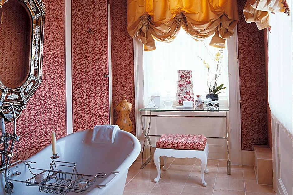 Summer Lodge Country House Hotel